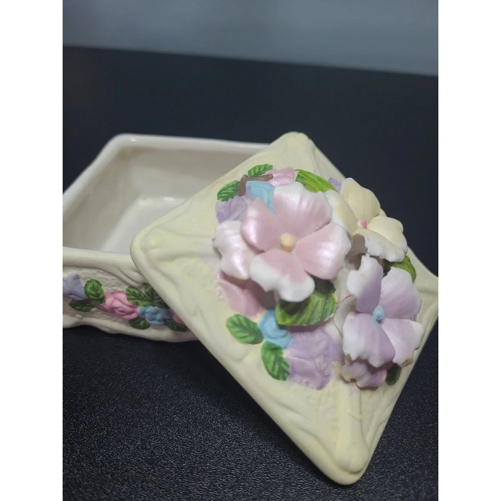 Vintage‎ 1980's 3D Floral Box Porcelain Bisque Yellow Square trinket box
